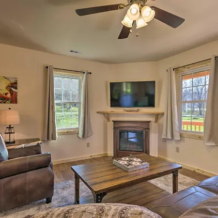 Cozy Smoky Mountain Cabin By Tuckasegee River!